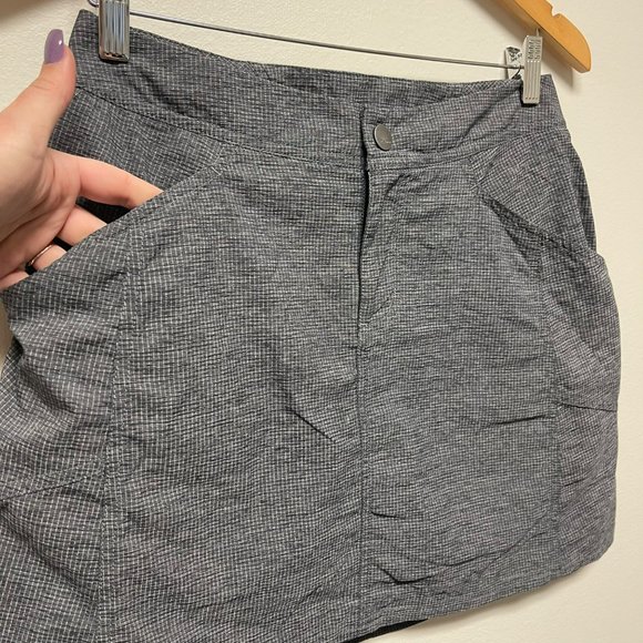 MARMOT Gray Lightweight Skirt with built in Shorts Size 4 - Picture 3 of 9